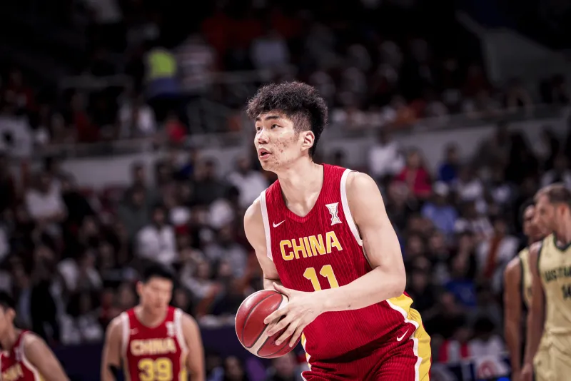 虎扑赛事-余嘉豪:中国篮球需要跟着世界篮球潮流去走,这条路还很长